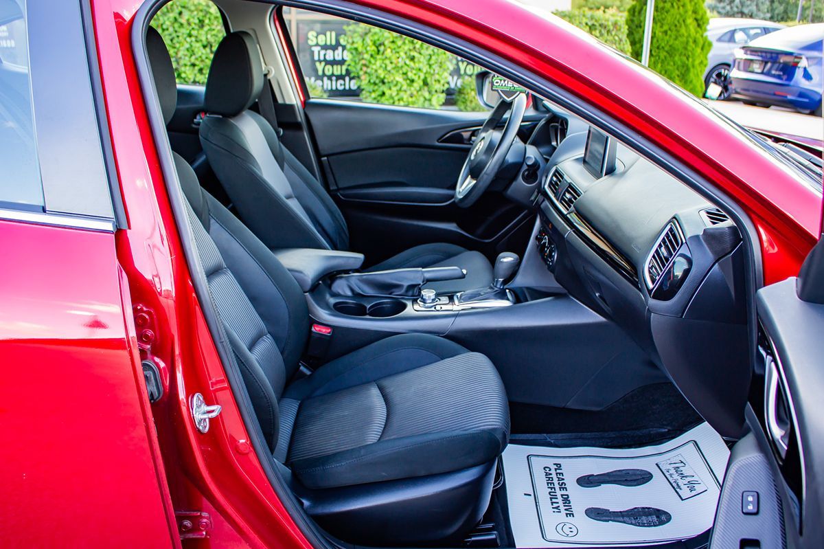 2016 Mazda Mazda3 i Sport photo 17