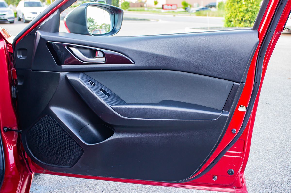 2016 Mazda Mazda3 i Sport photo 18