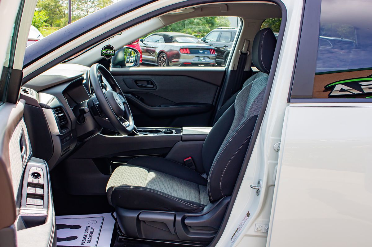 2022 Nissan Rogue S photo 10