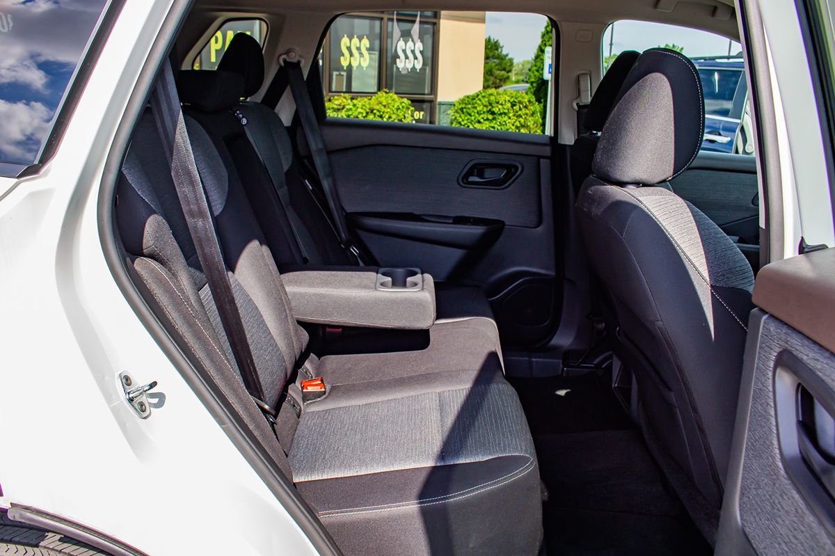 2022 Nissan Rogue S photo 14