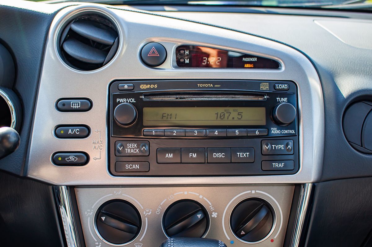2006 Toyota Corolla Matrix L photo 23