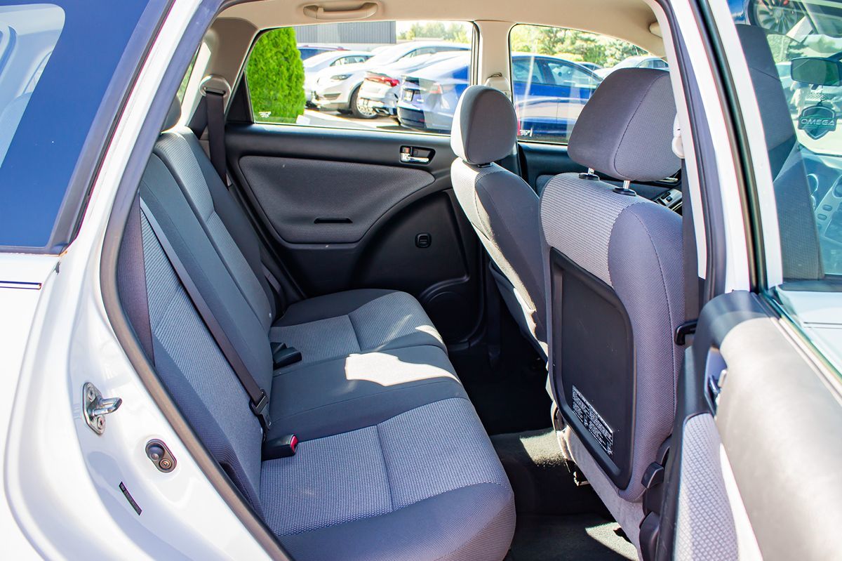 2006 Toyota Corolla Matrix L photo 18