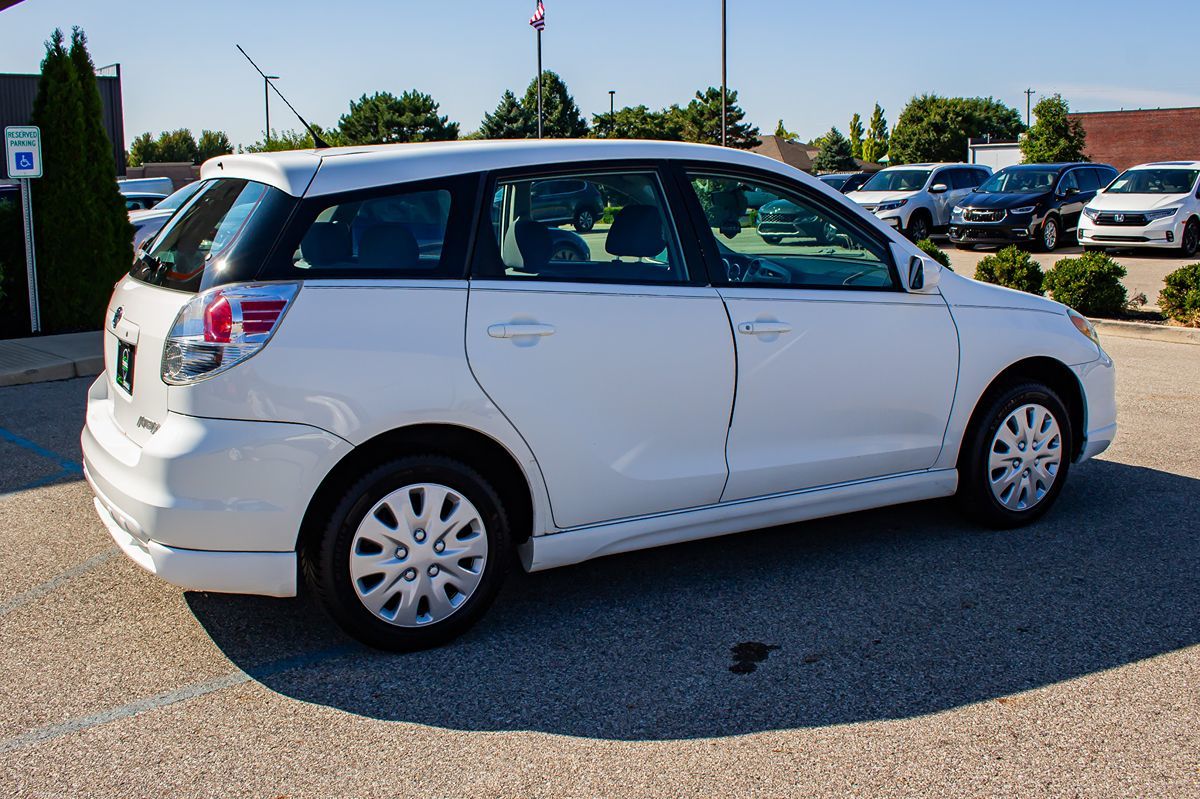 2006 Toyota Corolla Matrix L photo 9
