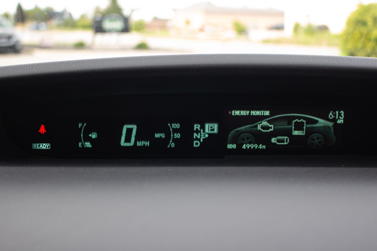 2014 Toyota Prius Four photo 24
