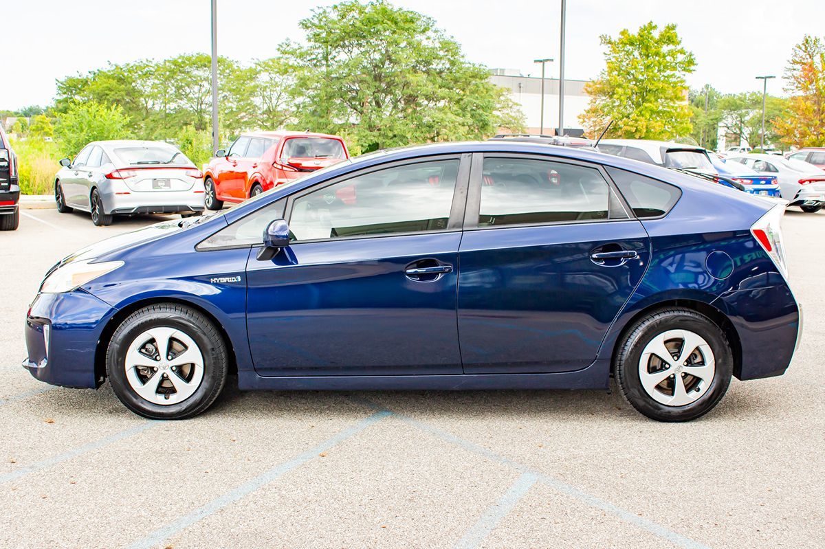 2014 Toyota Prius Four photo 5