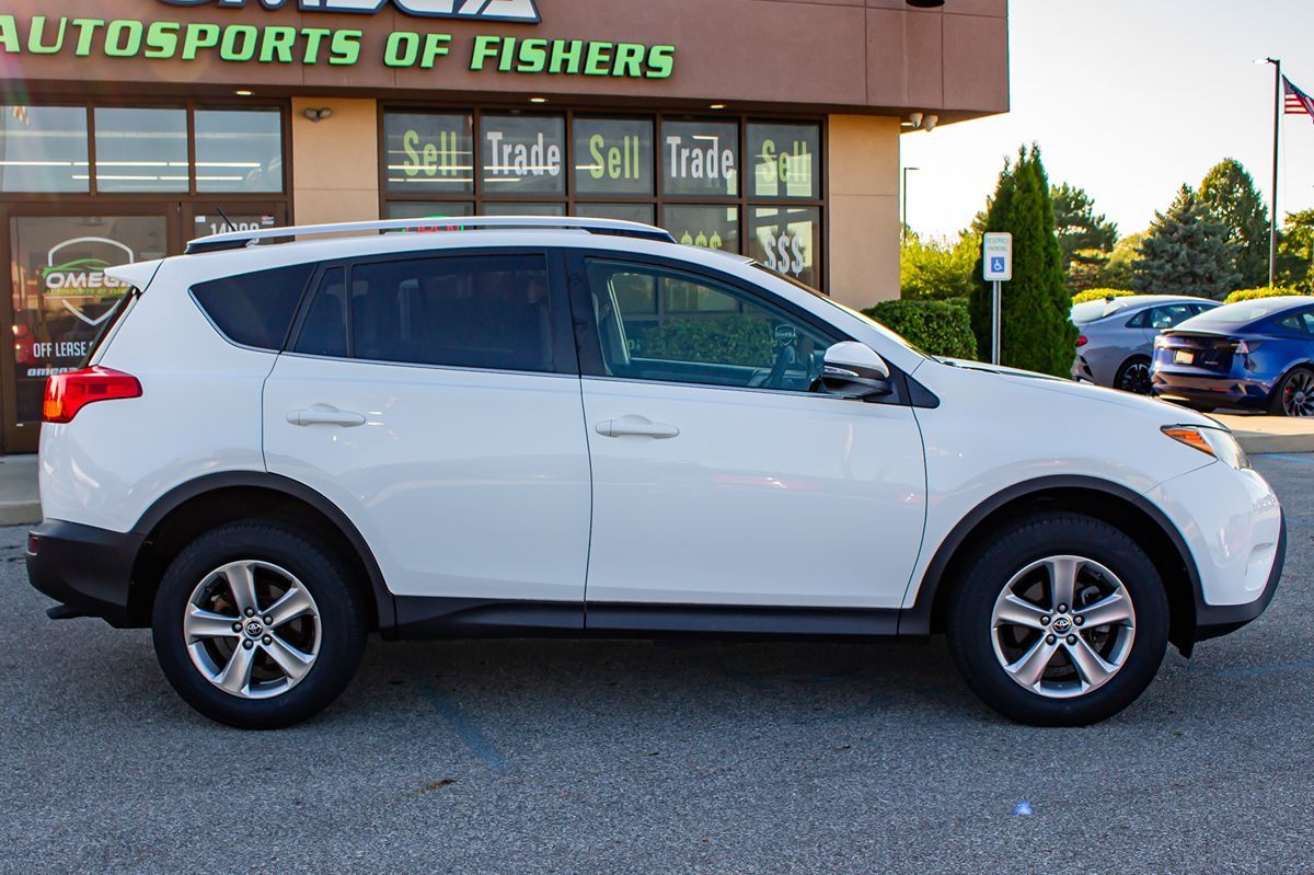 2015 Toyota RAV4 XLE photo 6
