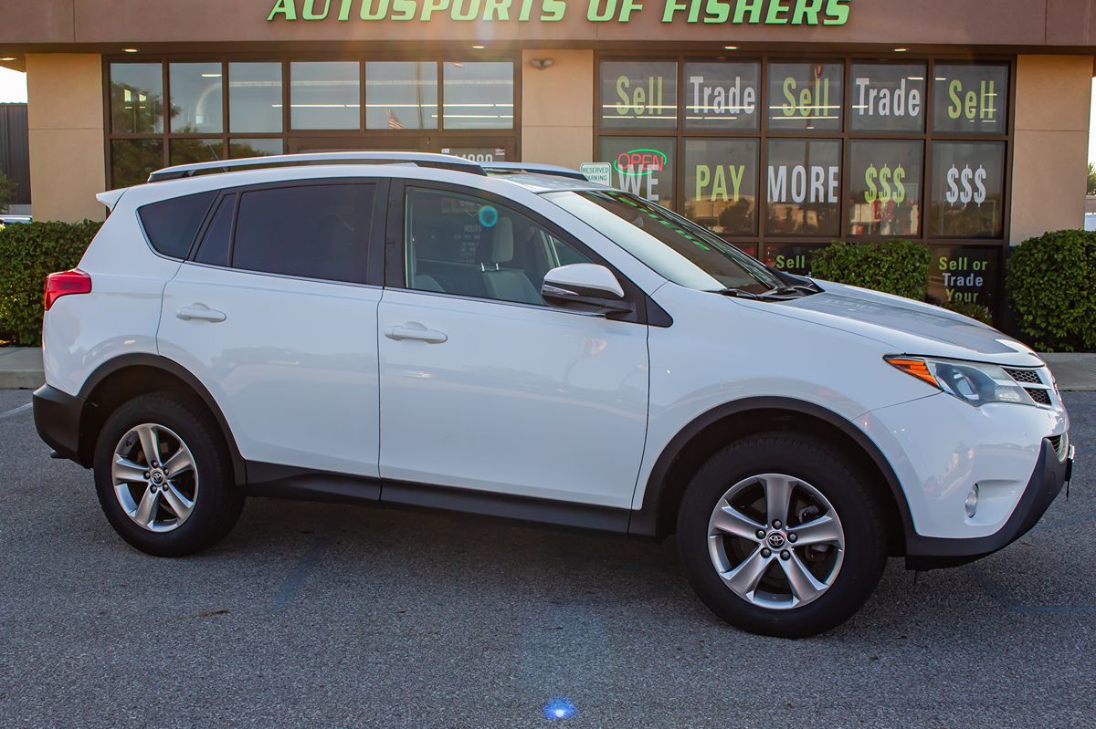2015 Toyota RAV4 XLE photo 7