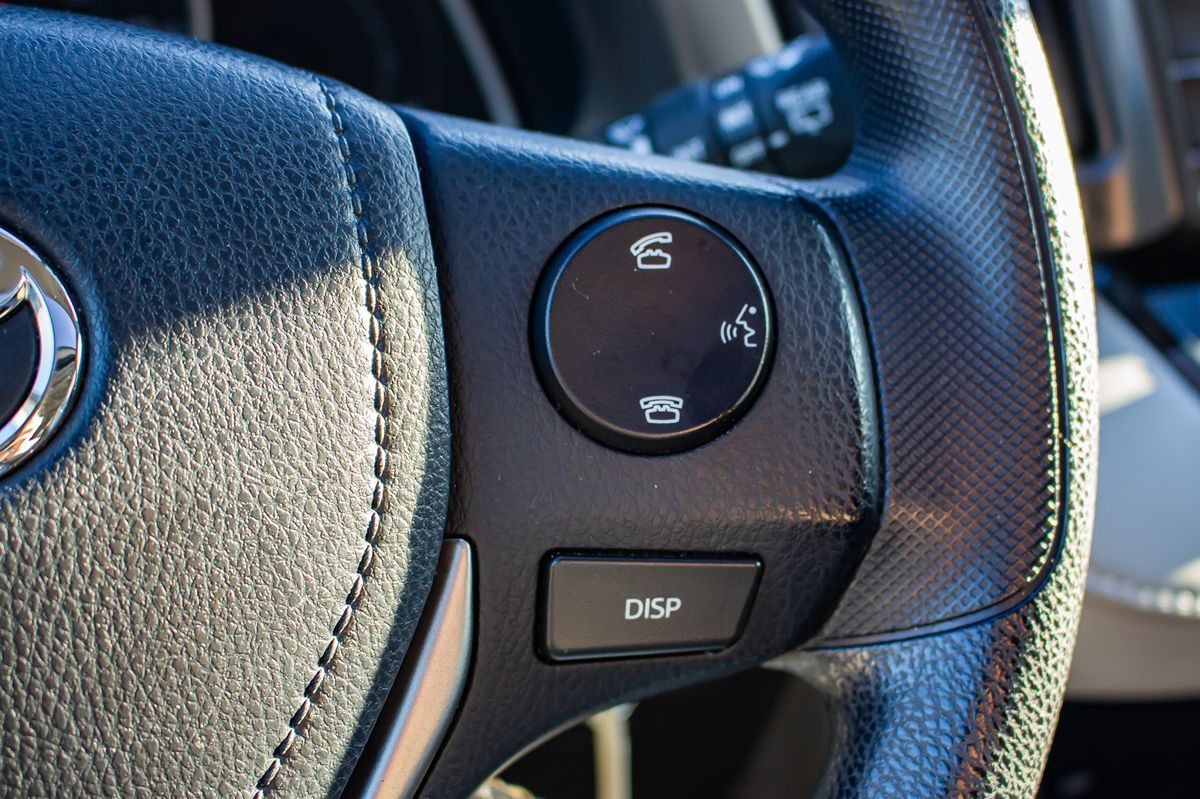 2015 Toyota RAV4 XLE photo 22