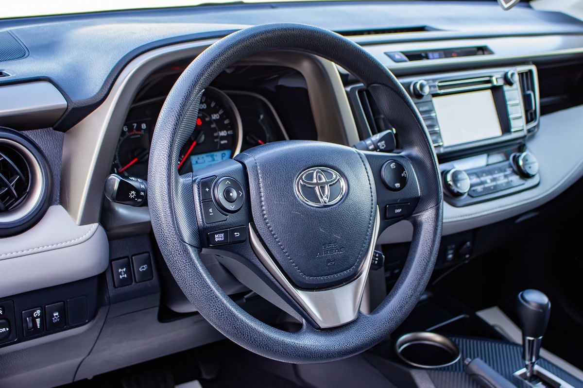 2015 Toyota RAV4 XLE photo 20