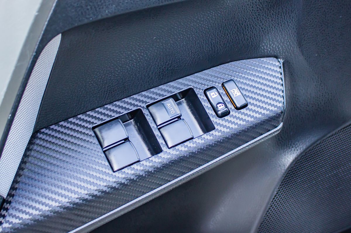 2015 Toyota RAV4 XLE photo 10