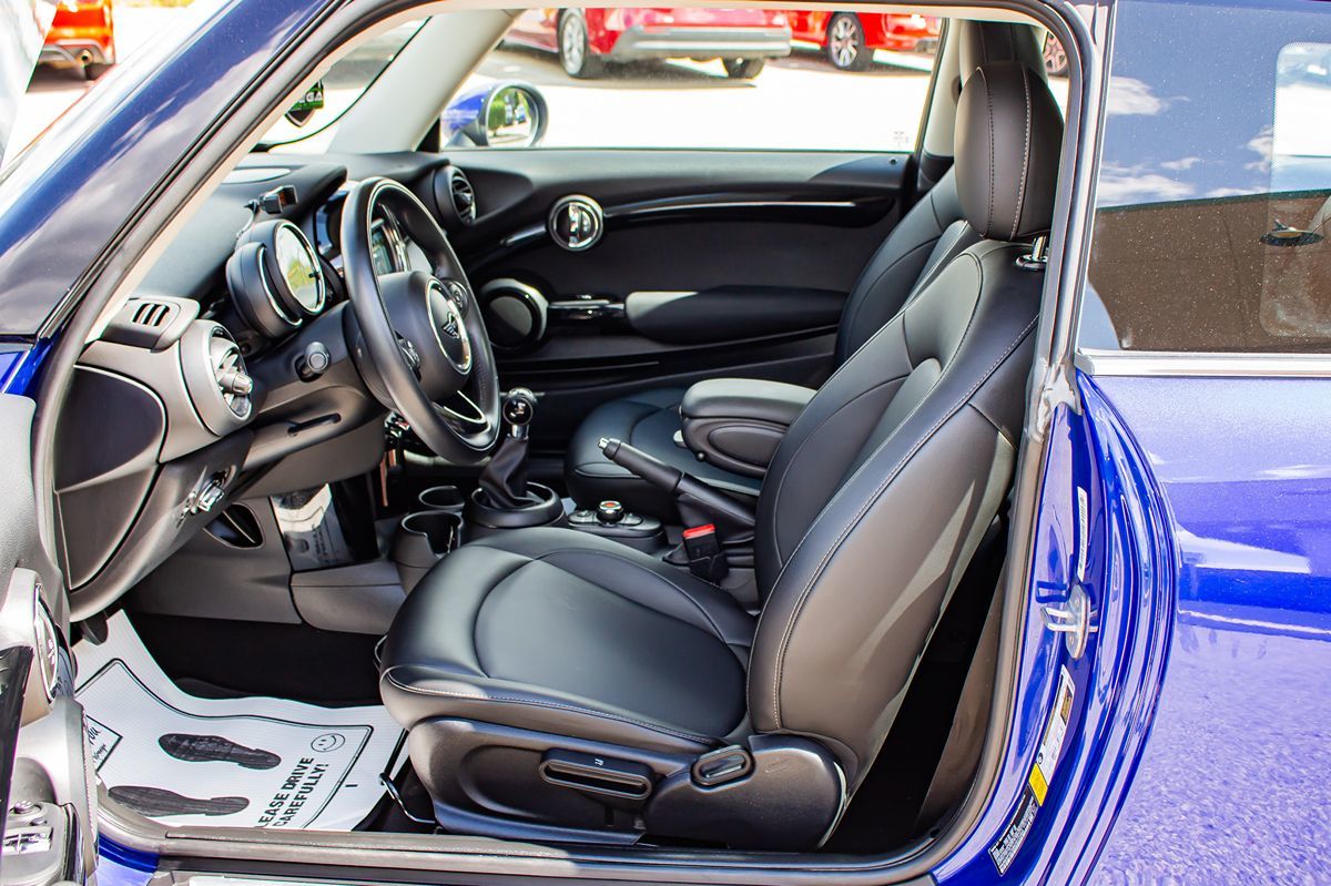 2019 Mini Cooper 2 Door Hardtop Signature photo 12