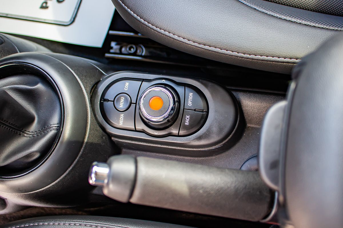 2019 Mini Cooper 2 Door Hardtop Signature photo 24