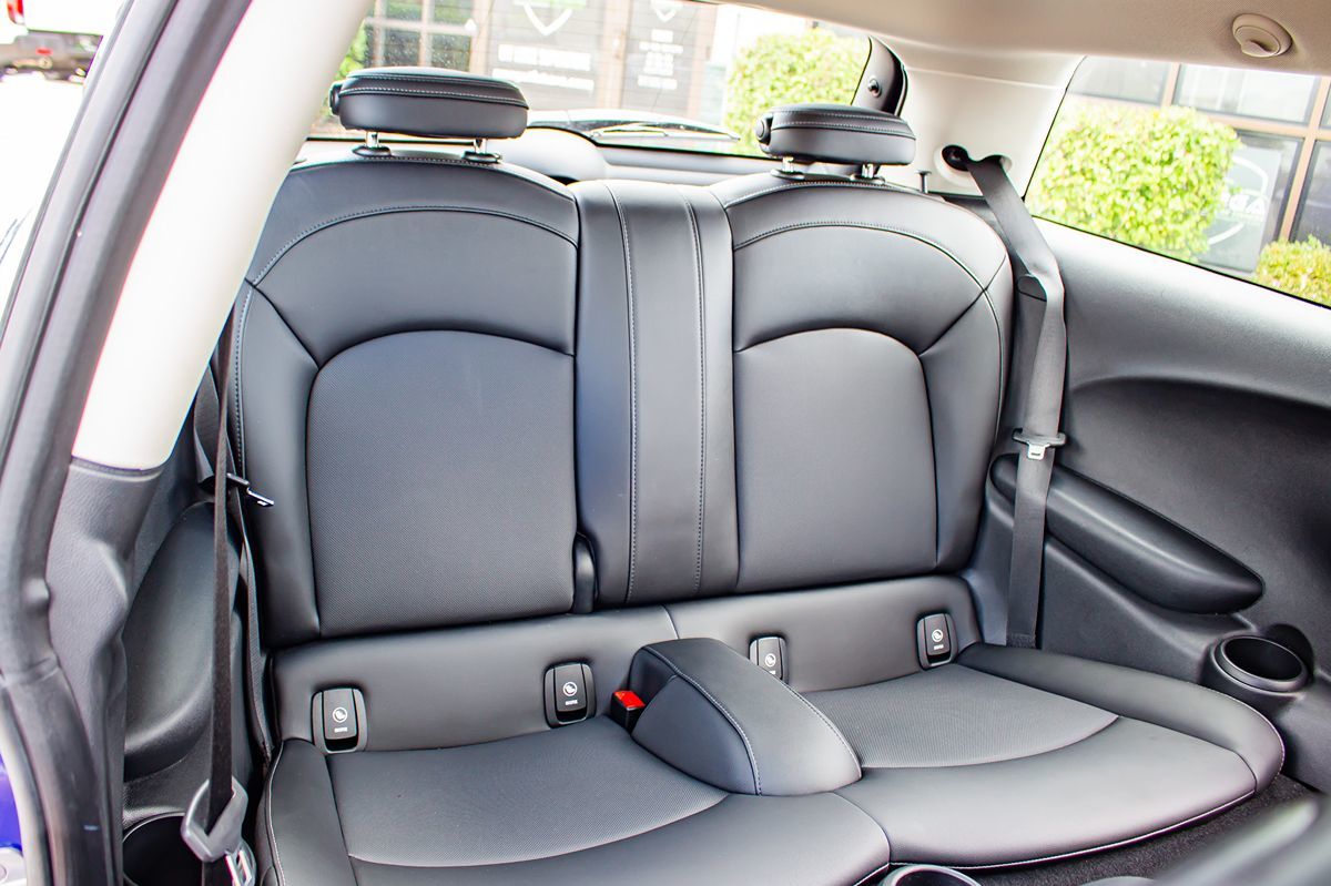 2019 Mini Cooper 2 Door Hardtop Signature photo 16