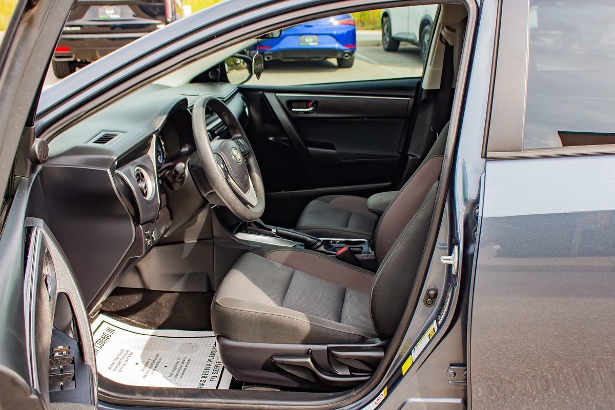2017 Toyota Corolla XLE XSE Special Edition photo 13