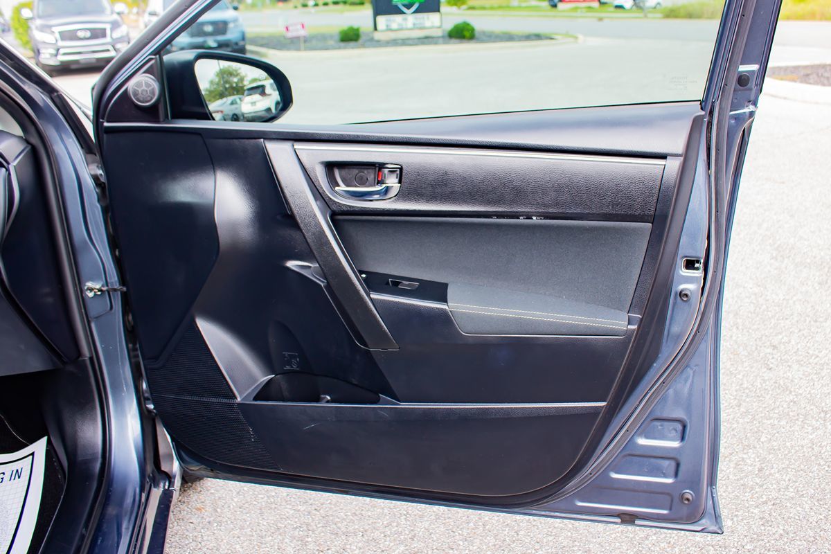 2017 Toyota Corolla XLE XSE Special Edition photo 21