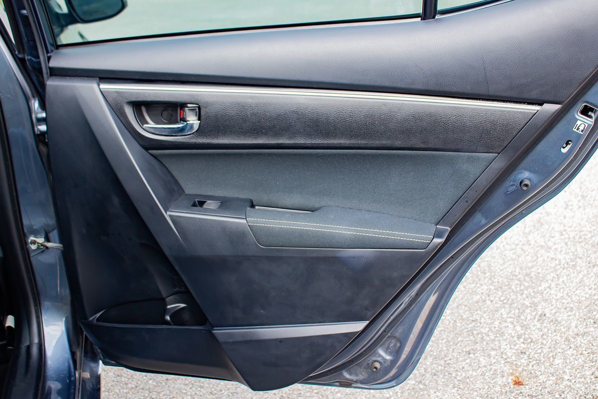 2017 Toyota Corolla XLE XSE Special Edition photo 19