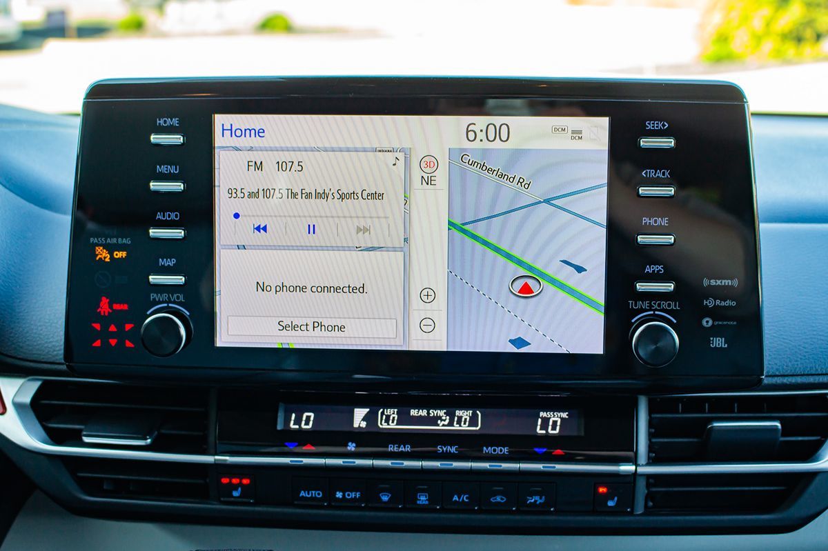 2021 Toyota Sienna XLE photo 28