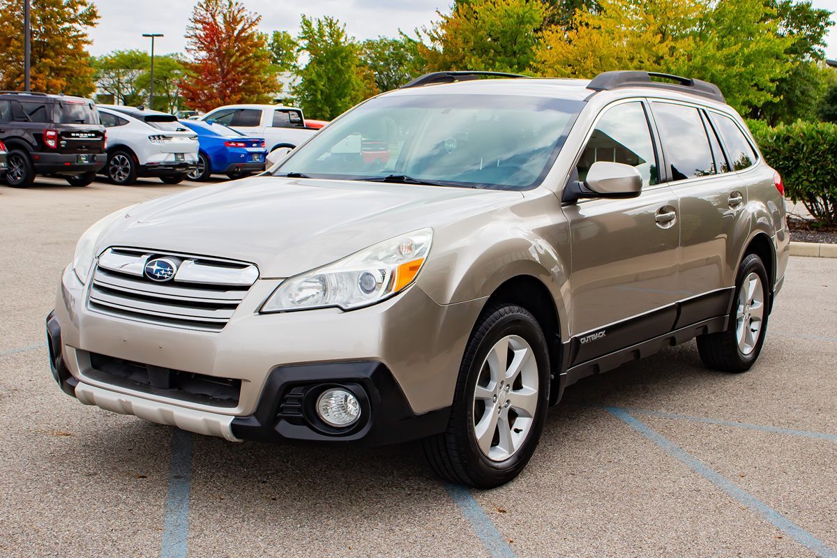 2014 Subaru Outback 2.5i Limited photo 3