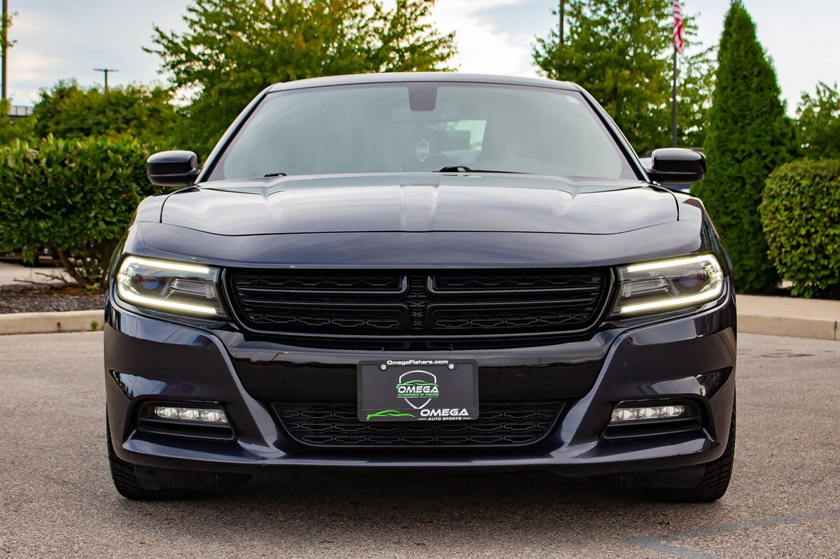 2018 Dodge Charger SXT Plus photo 2