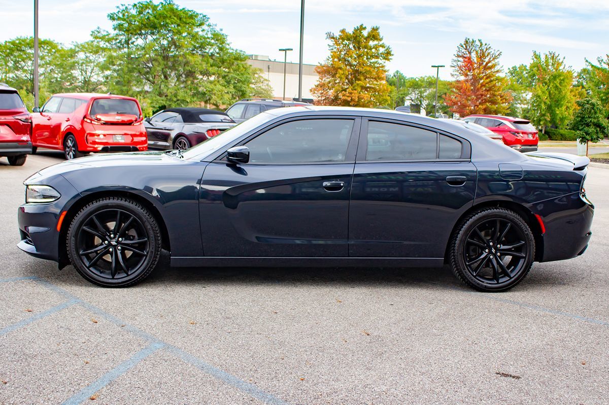 2018 Dodge Charger SXT Plus photo 5