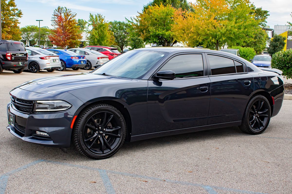 2018 Dodge Charger SXT Plus photo 4