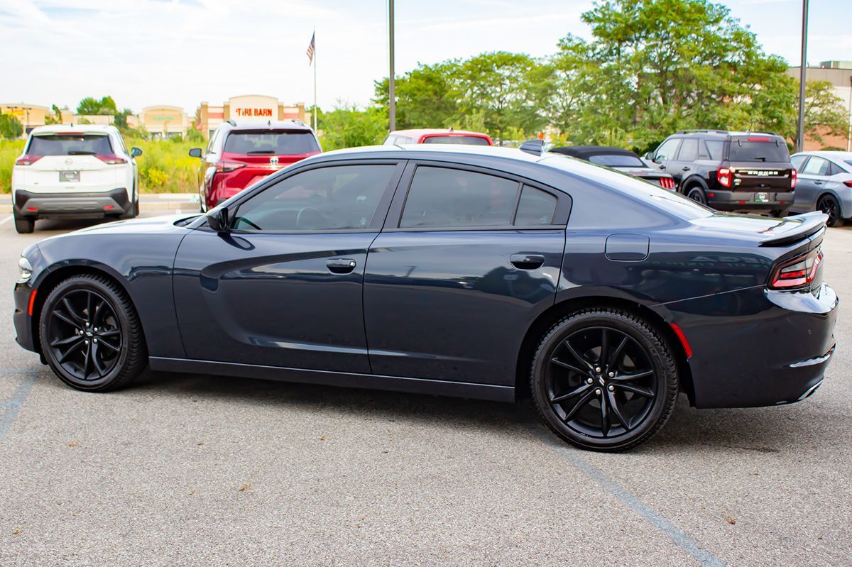 2018 Dodge Charger SXT Plus photo 6