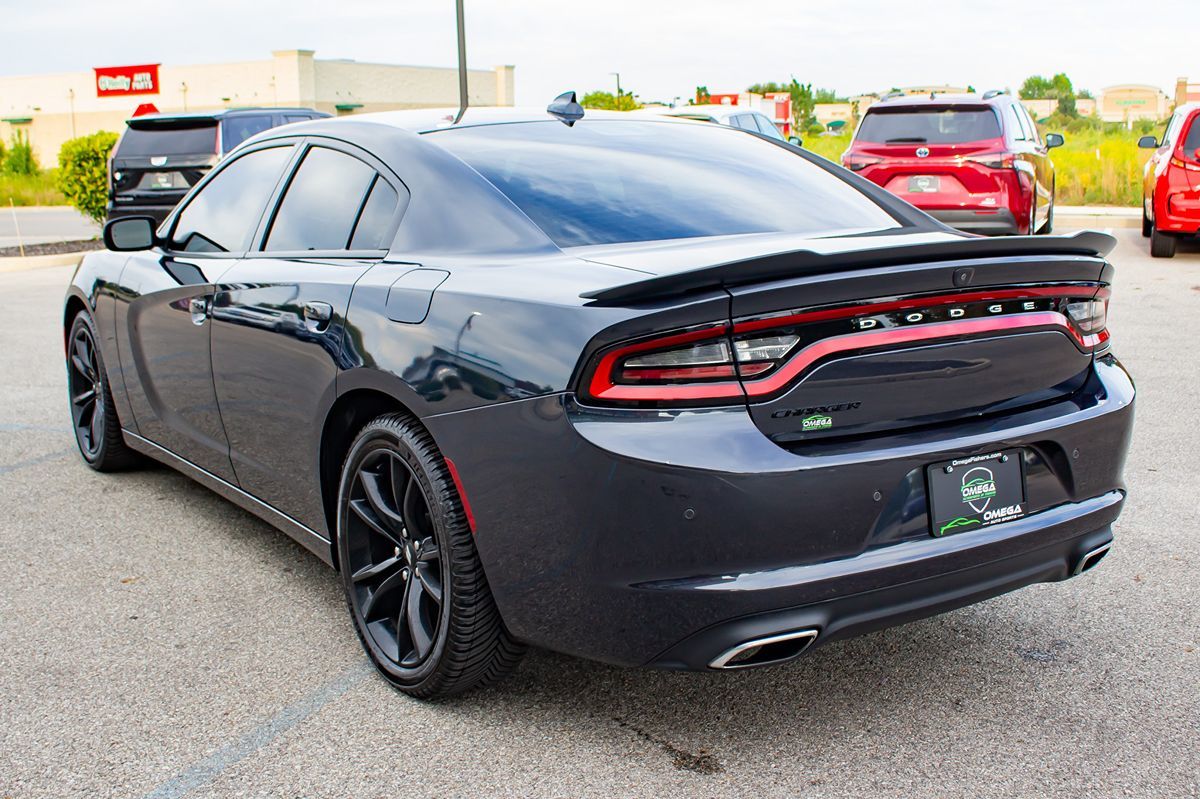 2018 Dodge Charger SXT Plus photo 7