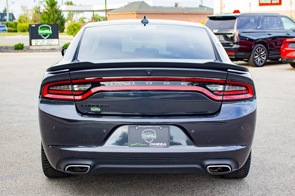 2018 Dodge Charger SXT Plus photo 8
