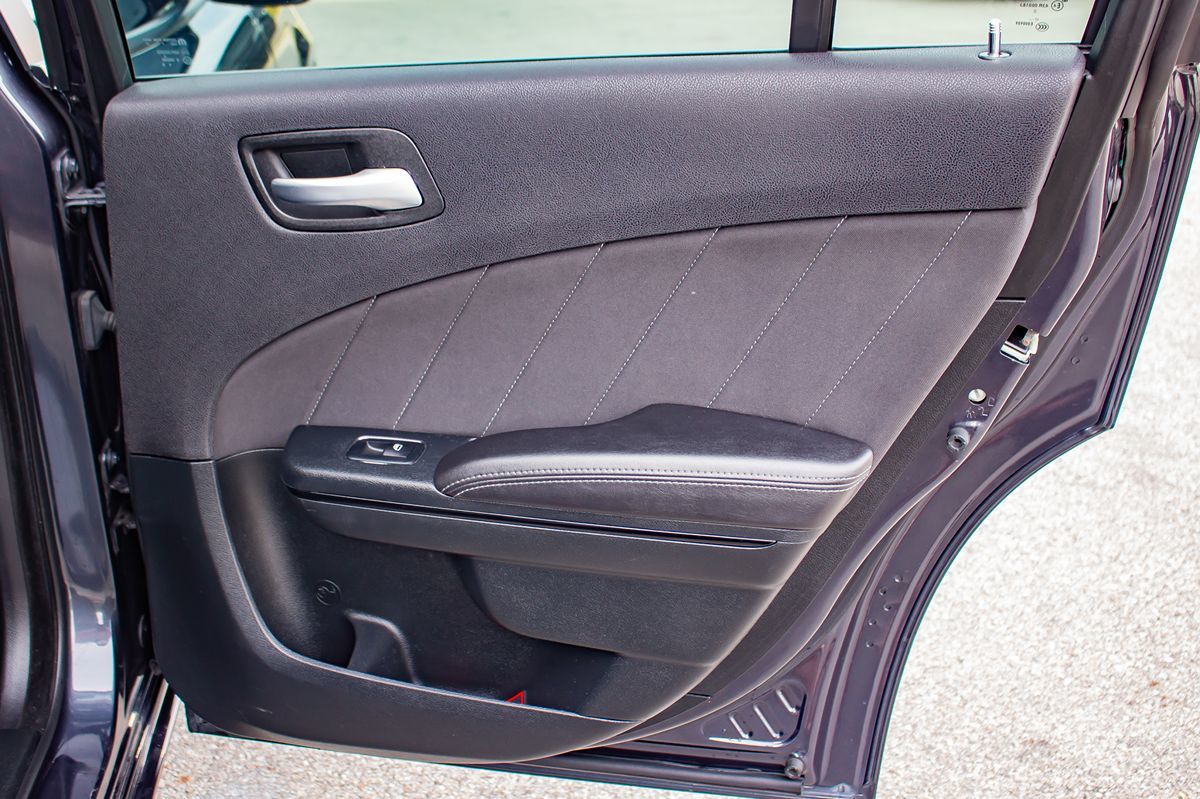 2018 Dodge Charger SXT Plus photo 18