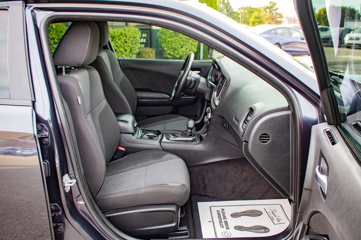 2018 Dodge Charger SXT Plus photo 19