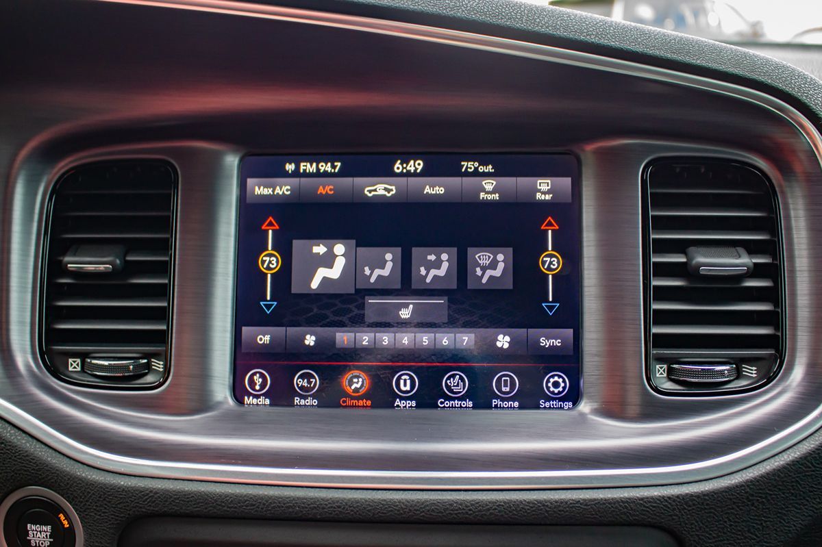 2018 Dodge Charger SXT Plus photo 23