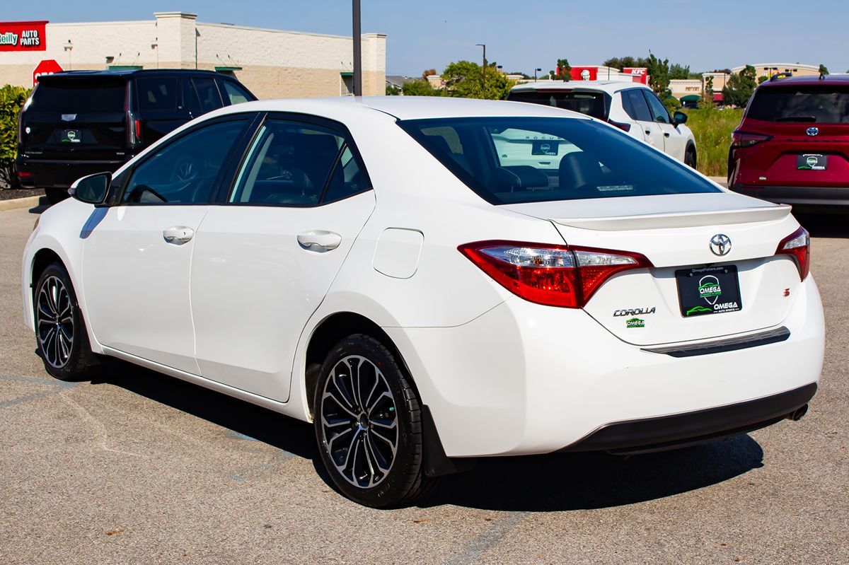 2015 Toyota Corolla S photo 5