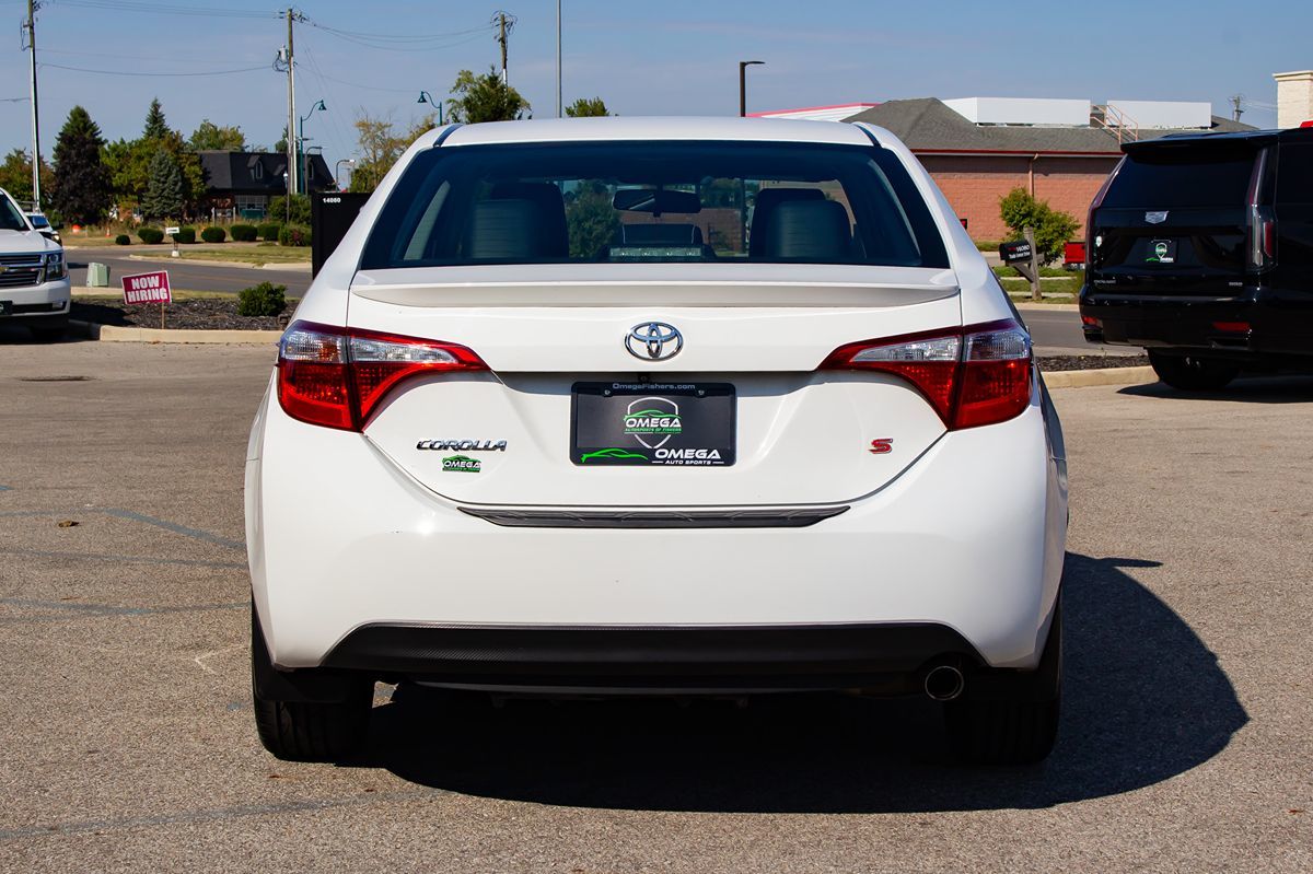 2015 Toyota Corolla S photo 6