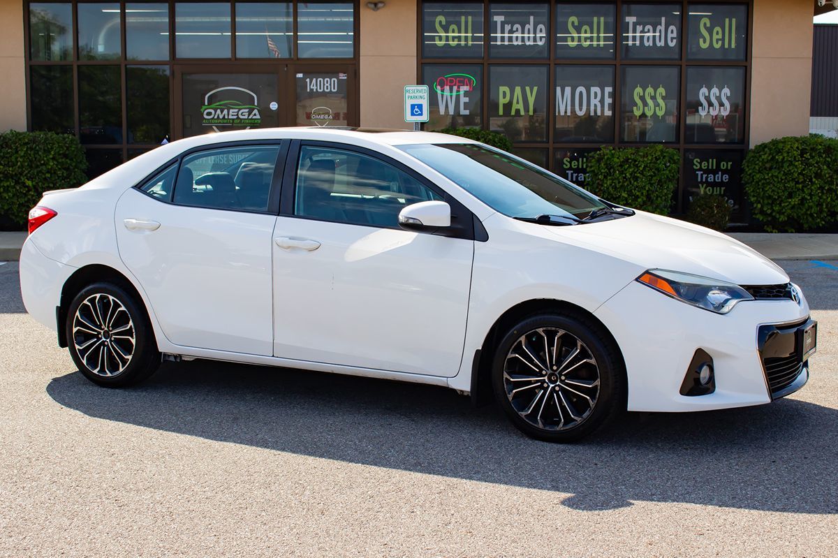 2015 Toyota Corolla S photo 10