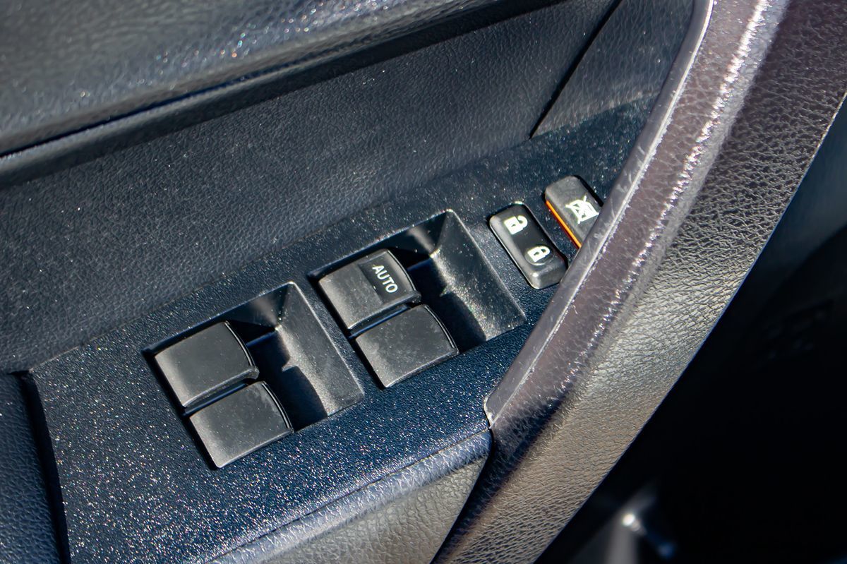 2015 Toyota Corolla S photo 13