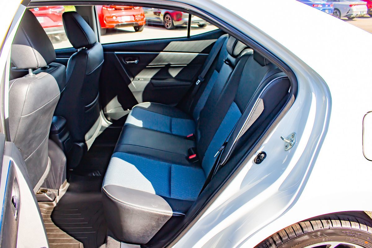 2015 Toyota Corolla S photo 14