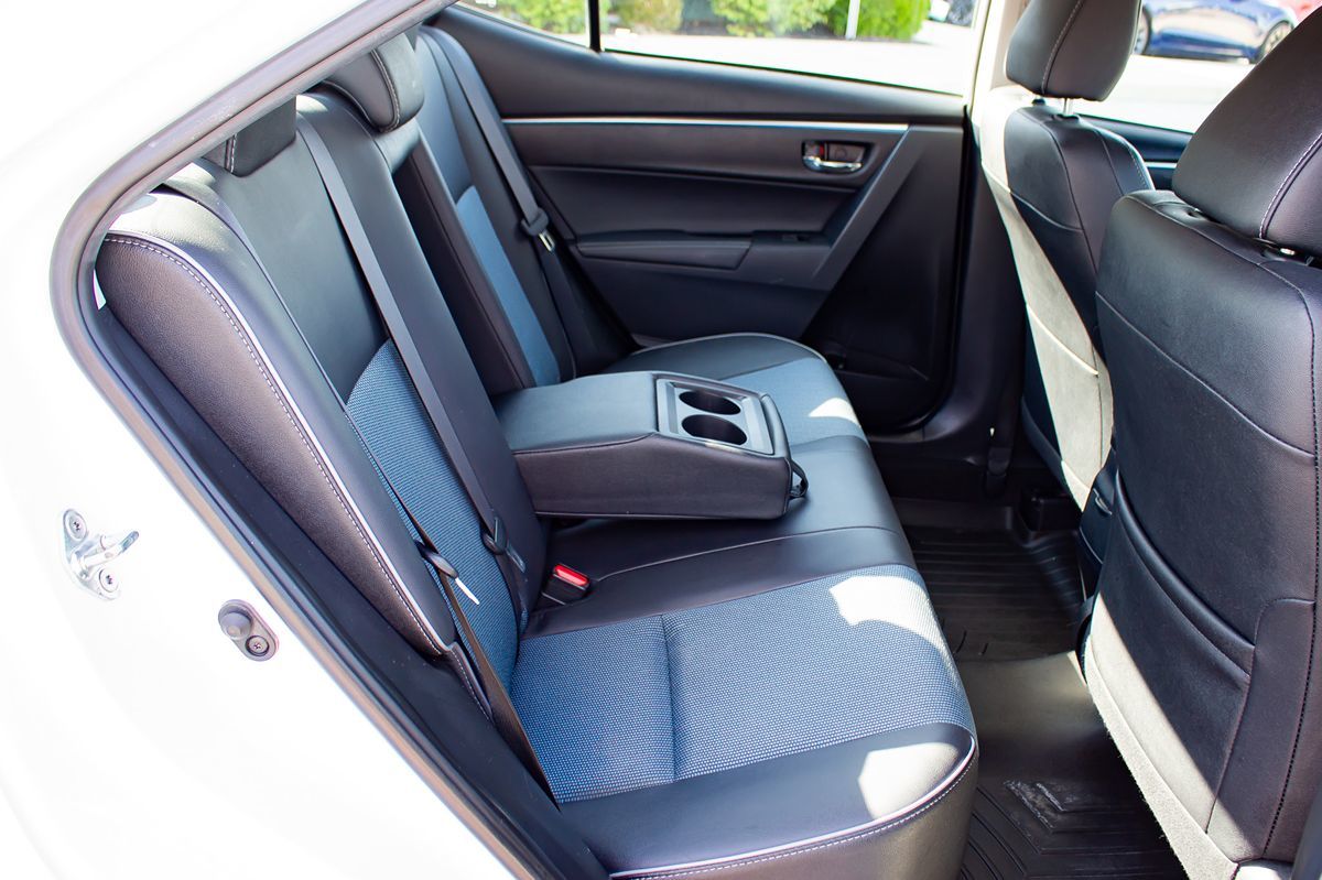 2015 Toyota Corolla S photo 15
