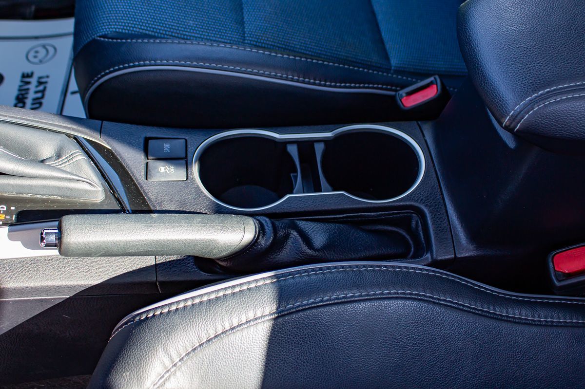 2015 Toyota Corolla S photo 27
