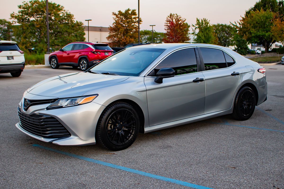 2018 Toyota Camry SE XLE photo 4