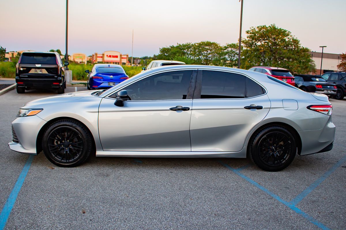 2018 Toyota Camry SE XLE photo 5