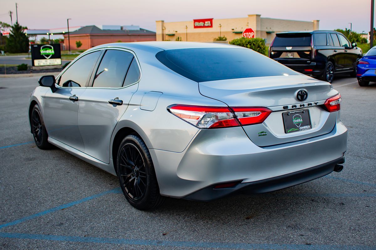 2018 Toyota Camry SE XLE photo 7
