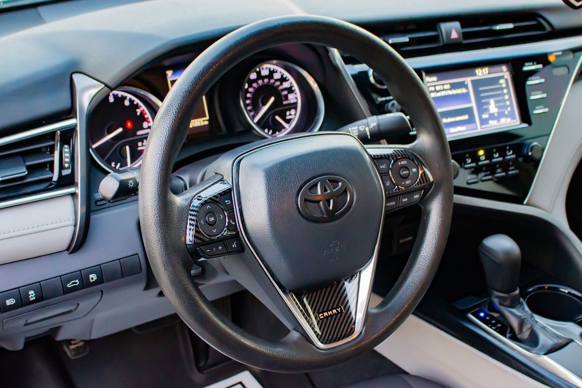 2018 Toyota Camry SE XLE photo 22