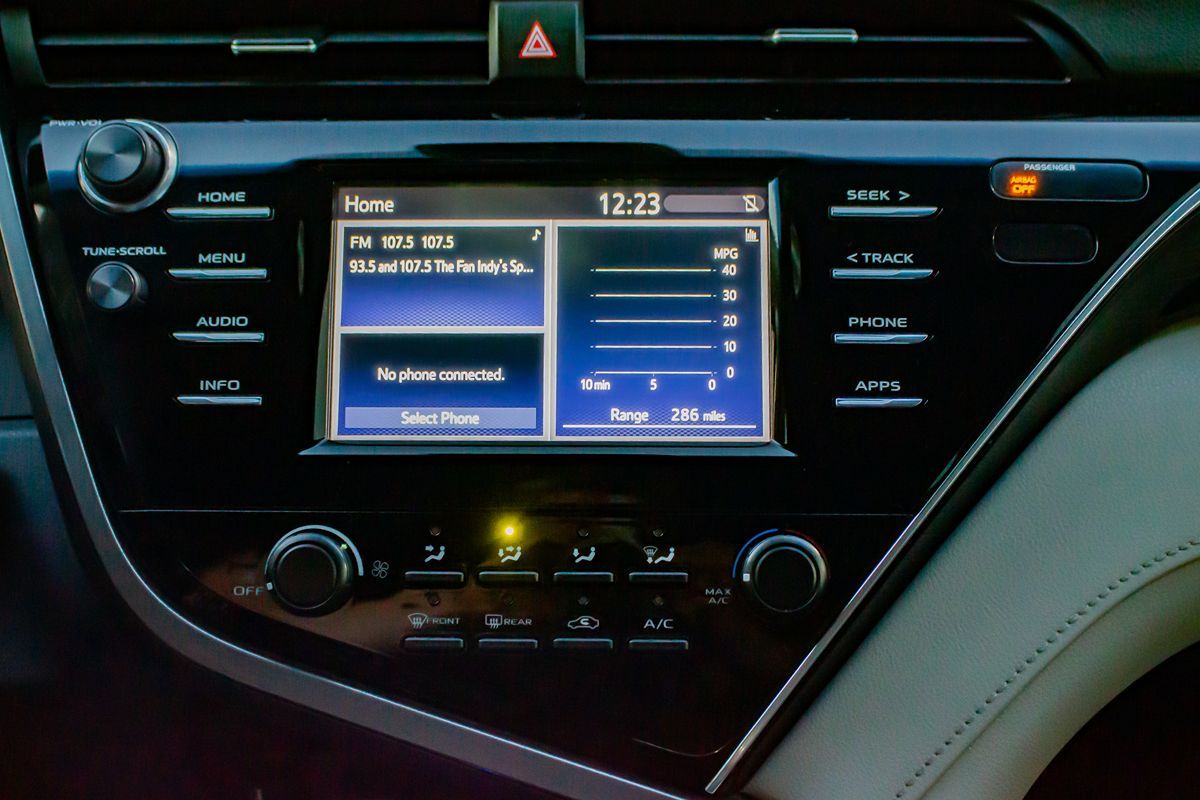 2018 Toyota Camry SE XLE photo 25