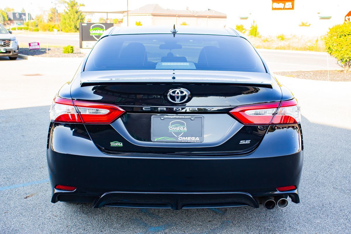 2020 Toyota Camry SE photo 8