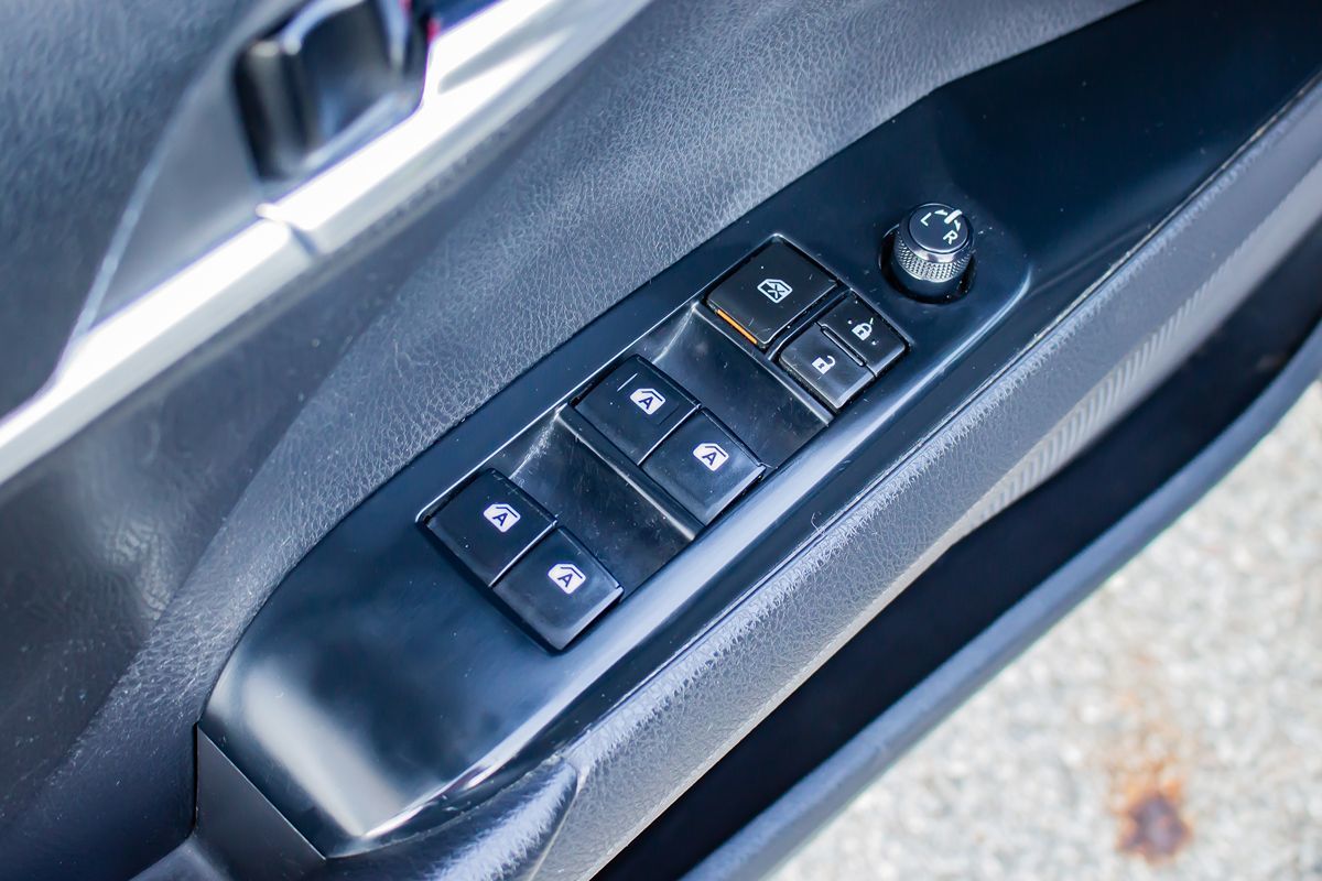 2020 Toyota Camry SE photo 15