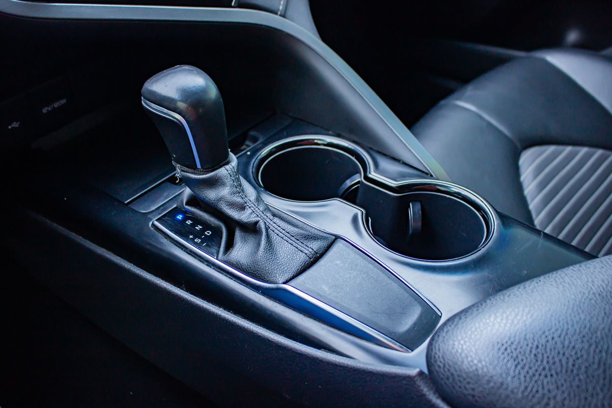2020 Toyota Camry SE photo 25