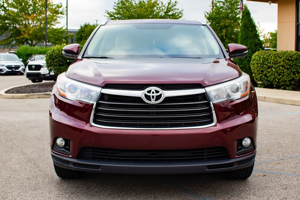 2016 Toyota Highlander XLE photo 2