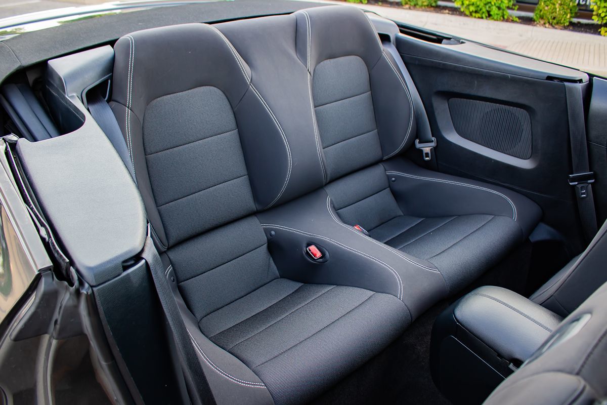 2015 Ford Mustang V6 Convertible photo 16