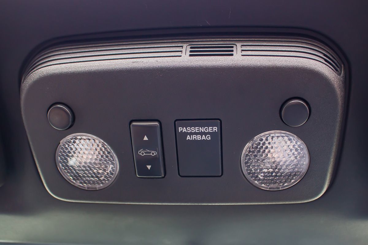2015 Ford Mustang V6 Convertible photo 24