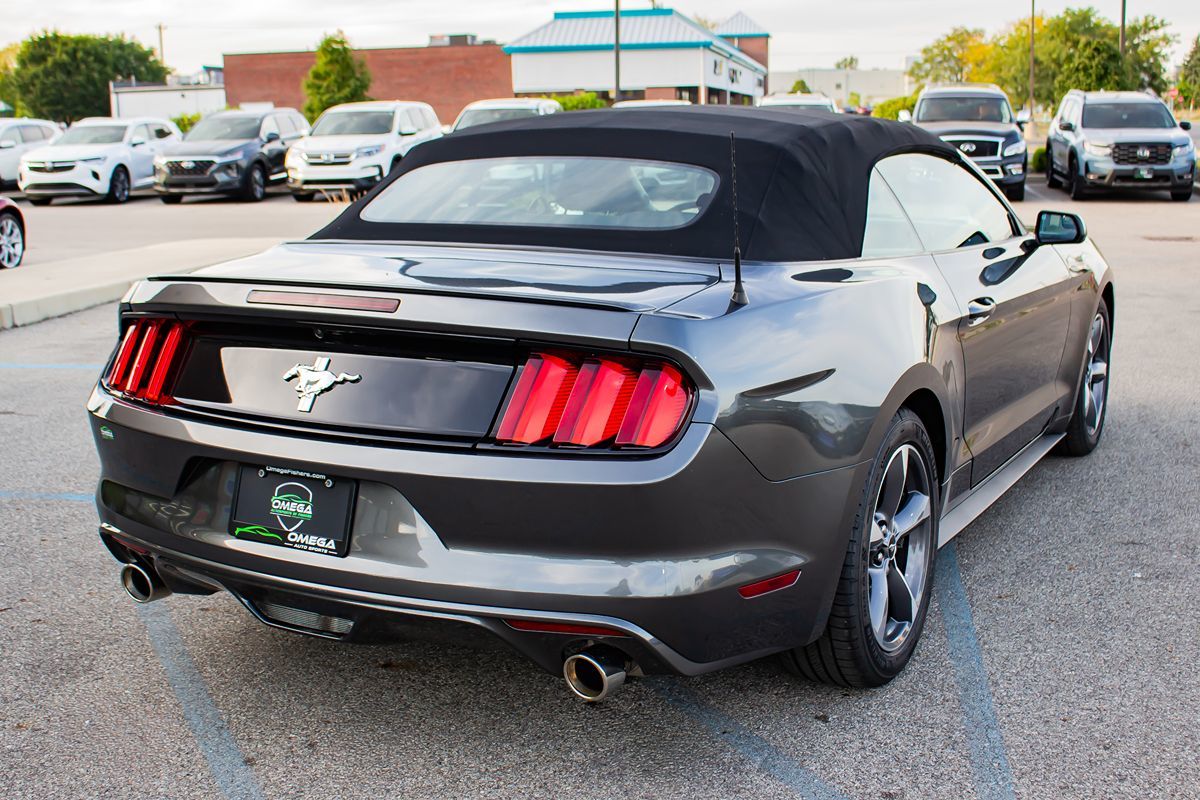 2015 Ford Mustang V6 Convertible photo 9